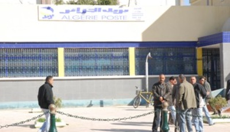 قابض بريد بوهران يختلس 4 ملايير و يفر للخارج
