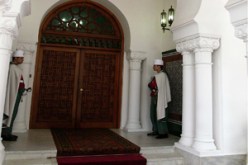 هل سيستنجد الرئيس بالأجانب ويعزل مازوني؟