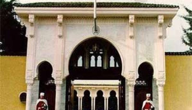 الأساتذة المتعاقدون يقررون الاحتجاج الثلاثاء القادم أمام قصر الرئاسة