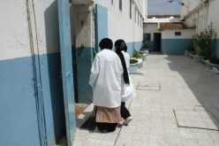 عاريات يلبسن الحجاب بالسجن… خوفا من الفضيحة