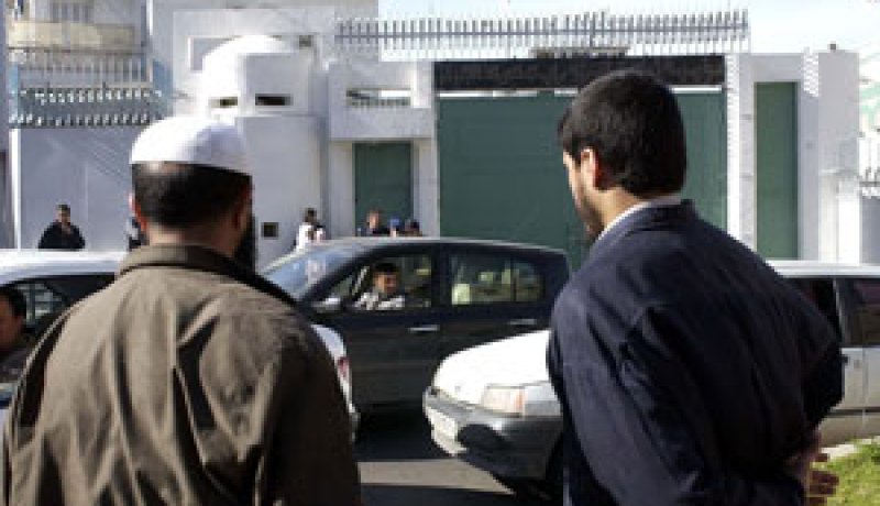 أهالي بعض المحبوسين يفتحون قلبهم “للنهار” بتبسة