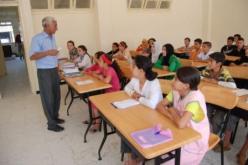 استحداث منحة للأساتذة المؤطرين للامتحانات خارج ولاياتهم ومنحة لموزعي الكتب المدرسية