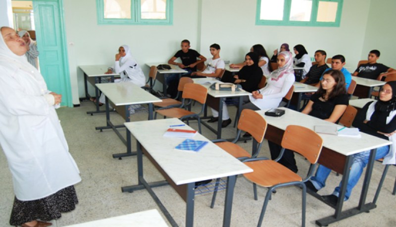 مسابقة لتوظيف المتصرفين الإداريين والمهندسين في قطاع التربية