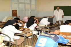 .أساتذة ثانوية عشعاشة في وقفة احتجاجية تضامنا مع زميلهم بمستغانم