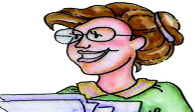 أستاذة تمسك بتلميذة من شعرها وتبرحها ضربا على الطاولة في‮ ‬الأغواط