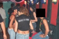 بطل قضية راقصات تاجنانت يفر خارج الوطن