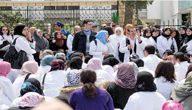 تأجيل إضراب الأساتذة الإستشفائيين