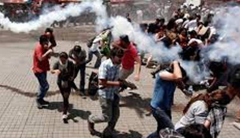 الشرطة التركية تفرق اول تظاهرة امام القصر الرئاسي الجديد