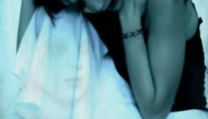 تملكني الحب الجارف للمال والمظاهر فبعت نفسي لمن يدفع أكثر