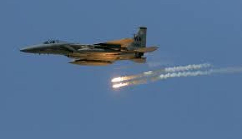 الطيران السوري يشن غارات مكثفة على مراكز لداعش في الرقة