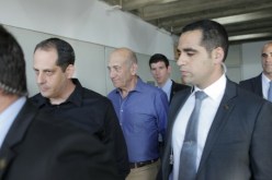 المحكمة العليا الاسرائيلية تخفف عقوبة أولمرت للسجن 18 شهرا