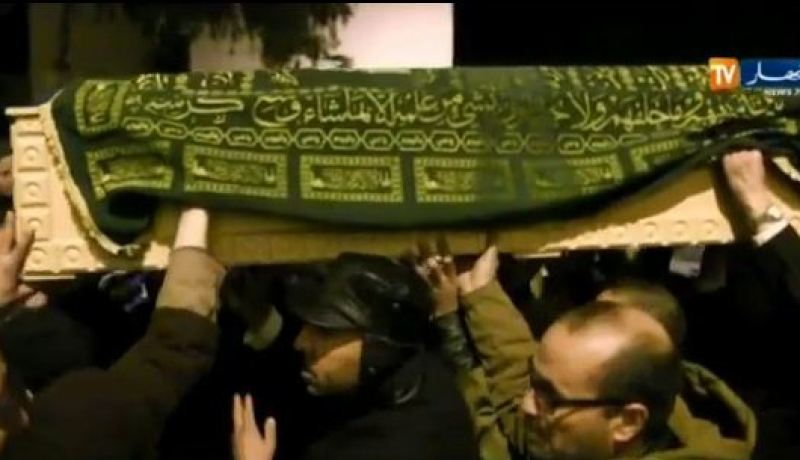 فيديو تشييع جثمان نهى إحدى ضحايا سقوط طائرة مصرية