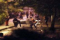 اصابة 9 شرطة وتوقيف 76 شخصا في مظاهرات منددة بغلاء المعيشة بجزيرة ريونيون في فرنسا