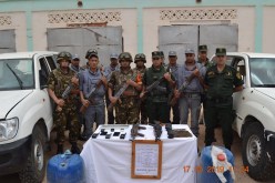 بالصور.. توقيف 3 أشخاص بحوزتهم مسدسين رشاشين و4 مخازن وذخيرة بغرداية