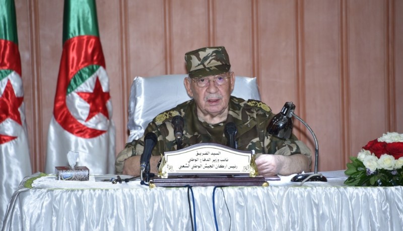 قايد صالح : “أصحاب النوايا المبهمة يريدون تجميد العمل بالدستور والدخول في نفق مظلم “