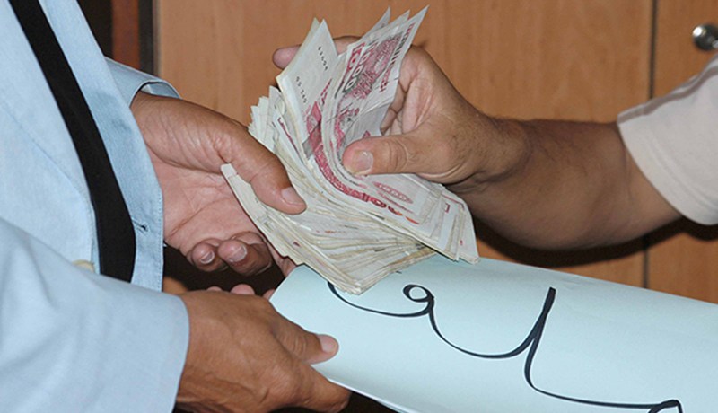 تَعرضتُ لمؤامرة من أطرافٍ لا أعرفهم وَاجِهَتُهُم المحامية