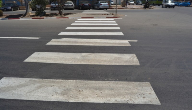 رخصة للمترجّلين للسير في الطريق