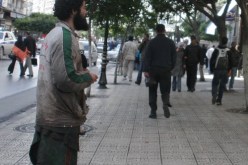 والد وابناه مهددان بالإعدام عن تهمة قتل شقيقهما المختل عقليا