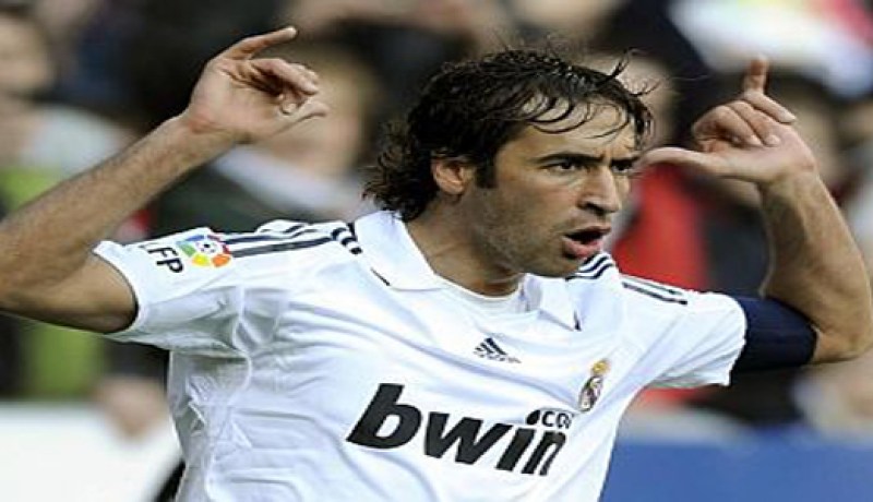 راؤول يصدم عشاق ريال مدريد بمساندة برشلونة