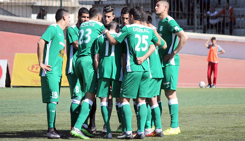 حمري يكتفي بضخ أجرة شهرية واحدة للاعبين ويعد بأخرى قريبا