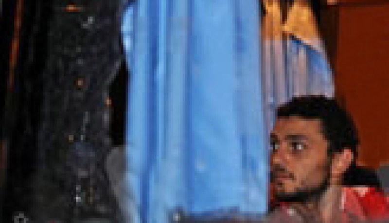 توقيف الشخص الذي إعتدى على حافلة فريق الأهلي المصري بحجر