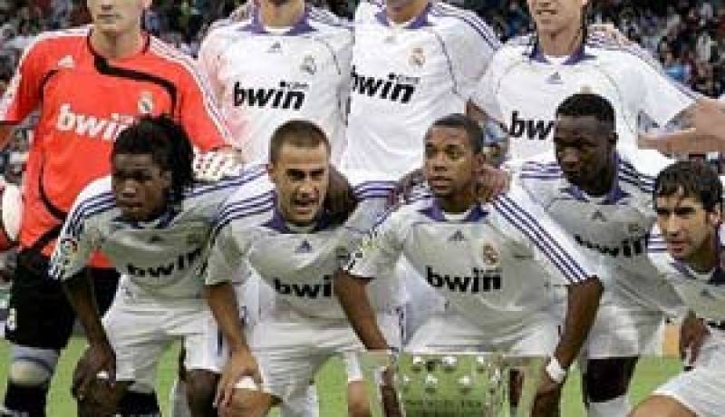 ريال مدريد يعد لاعبيه بمليون أورو في حال الفوز بالثنائية