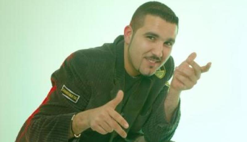 ''لن أطلب العفو من المسؤولين لأنني لم أخطىء وجديدي أغنية للفريق الوطني أتمنى أن تصوّر''