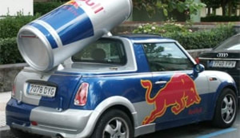 Red Bull منع من التسويق في فرنسا ليجد في الجزائر سوقا واعدة…شمس الدين: بعدما أطعمونا بطاطا الخنازير جاء دور مني الثيران