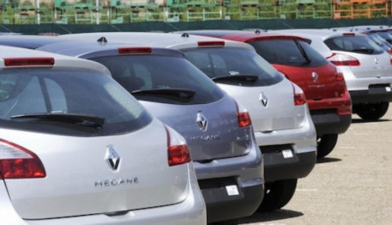 وزير الصناعة ‬محمد بن مرادي‮:‬ “المفاوضات مع رونو بلغت مرحلة متقدمة لكن بوتيرة أقل مقارنة مع فولكسفاغن‮''‬