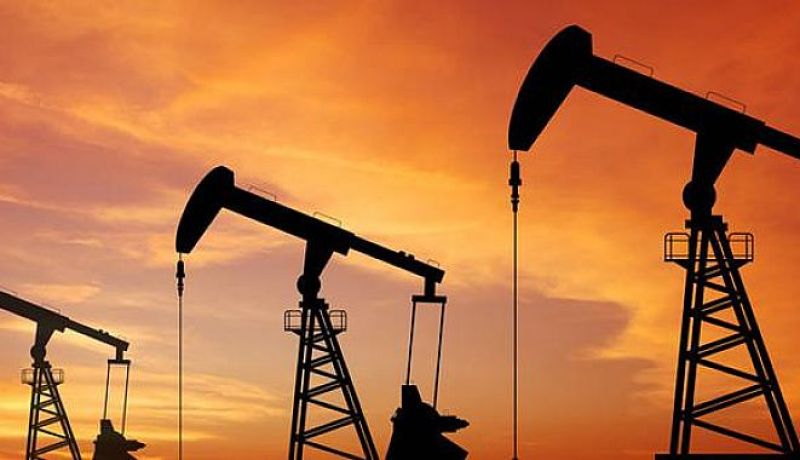 البرنت يقترب من 82 دولارا للبرميل