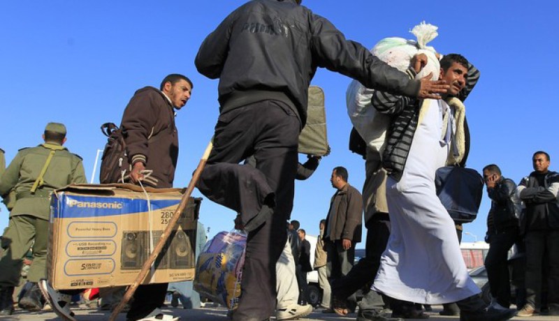 تواصل تدفق الرعايا الجزائريين و الأجانب على المنفذ الحدودي بالدبداب ( إيليزي)