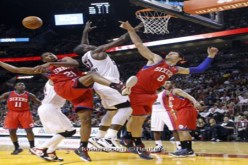 بوش يسجل 30 نقطة ويقود ميامي للفوز على فيلادلفيا في دوري السلة