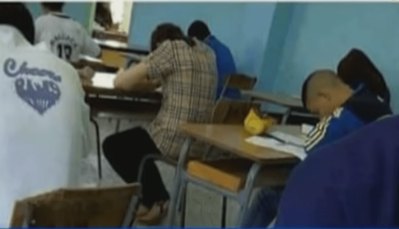 فيديو أستاذ يحرض التلاميذ على الغش