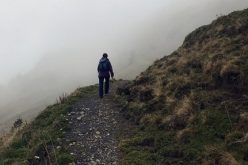 صعدت جبلا… تجتاز مرحلة صعبة