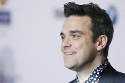 الممثلة الأمريكية فيلد ستتزوج المغني الأنجليزي  روبي وليامز