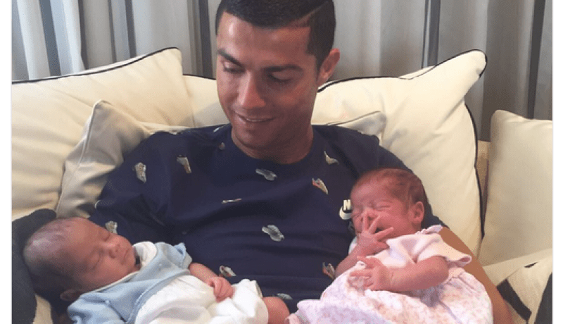 كريستيانو يغادر البرتغال إلى توأم الحب!