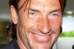 الجزائر أقوى من مصر وسأناصرها في المونديال