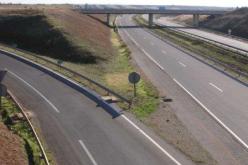 نقائص بالطريق السيار تكبد الحكومة خسارة بمليار و700 مليون دولار