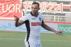 بن العمري يوقع رسميا مع الشباب السعودي مقابل مليون و200 ألف دولار