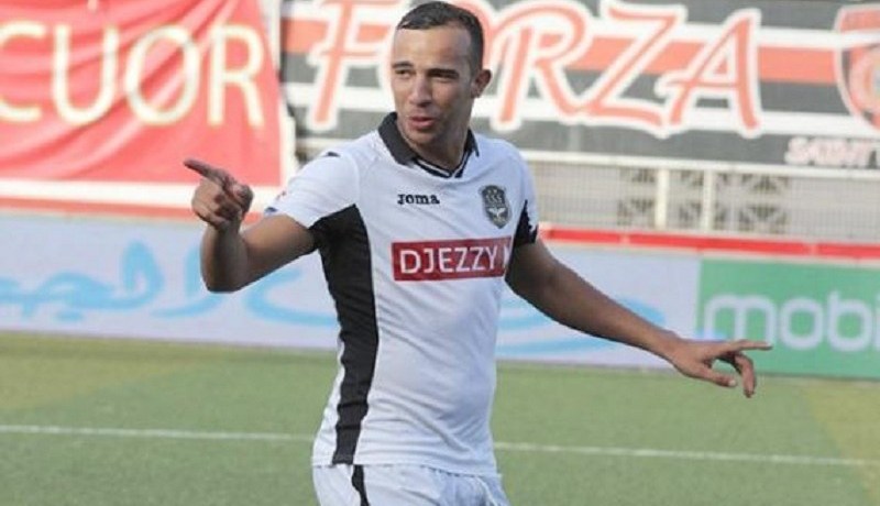 بن العمري يوقع رسميا مع الشباب السعودي مقابل مليون و200 ألف دولار