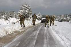 بالصور.. الجيش يفك العزلة على المواطنين بقسنطينة