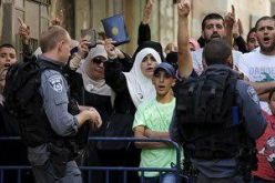 مستوطنون يقتحمون الأقصى وقوات الاحتلال تغلقه في وجه الفلسطينيين