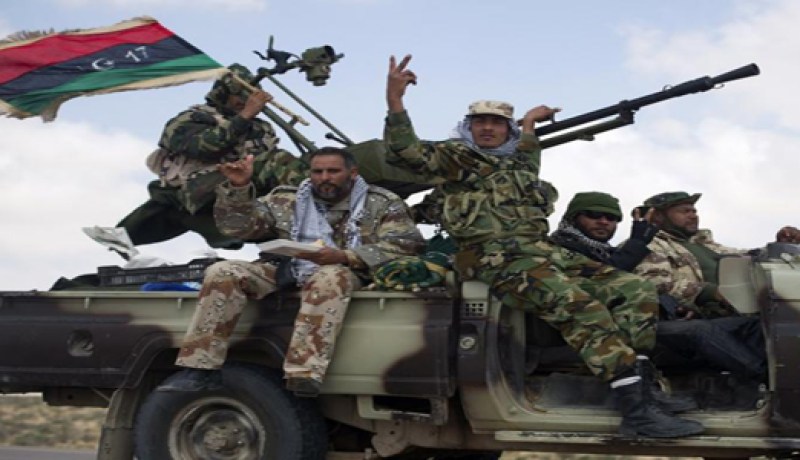 ثوار ليبيا‮ ‬يهدّدون بحمل السلاح ضد المجلس الانتقالي