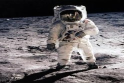 روسيا تحضر لغزو القمر و الإقامة و الاستثمار فيه