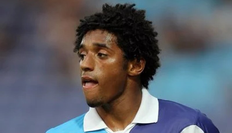 نادي مانشيستر يسعى لاستقدام المدافع الإكوادوري فريكسون ايرازو