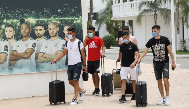 بالصور.. المنتخب المحلي يجري أول حصة تدريبية بمركز سيدي موسى