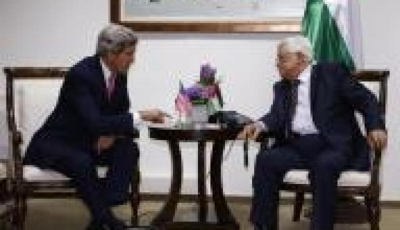 الفلسطينيون يتهمون كيري باسترضاء إسرائيل على حسابهم