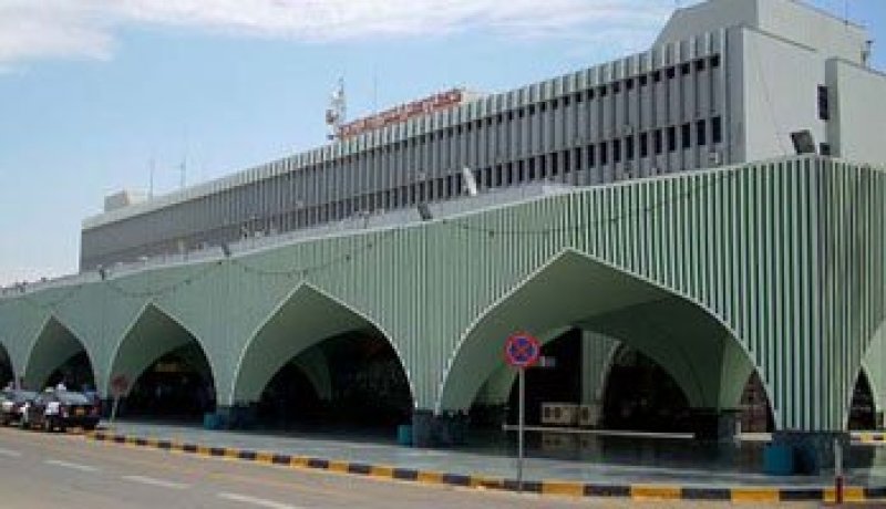 طائرة ركاب أردنية تتعرض لأضرار طفيفة بمطار طرابلس الدولى