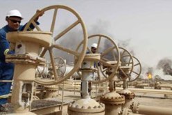 محتجون يغلقون خط أنابيب النفط إلى ميناء الزويتينة الليبى