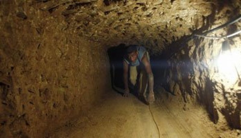ء4 أنفاق لا تزال تعمل لتهريب الوقود لغزة